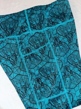 CVG *NEW* Women's Junk In The Trunk Print Capri Style Leggings
